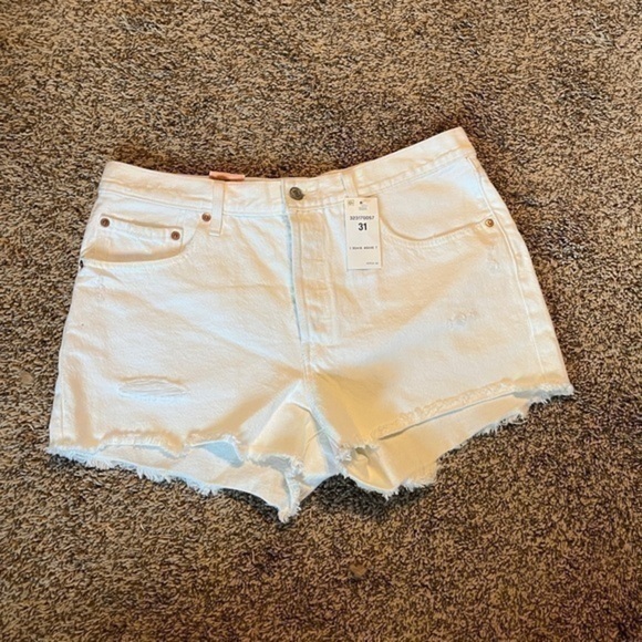 NWT Levi’s 501 white denim shorts - Picture 1 of 4